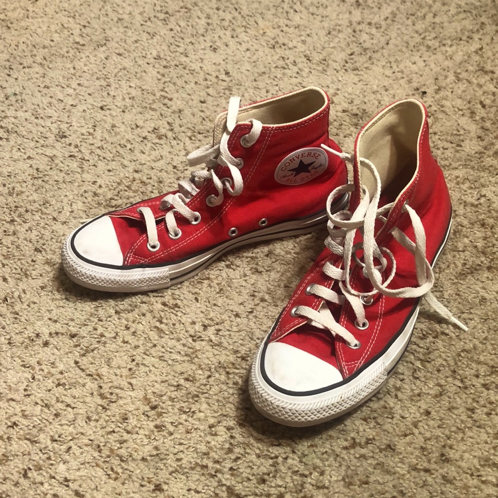 Red converse high tops womens 7.5, men’s 5.5